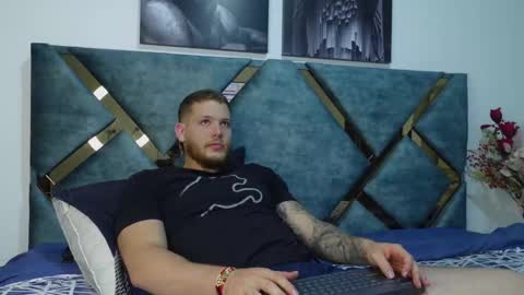 Snapshot of valentino_ferrari28 chatting on September 30, 1:27 am Valentino Ferrari online show from September 30, 1:27 am