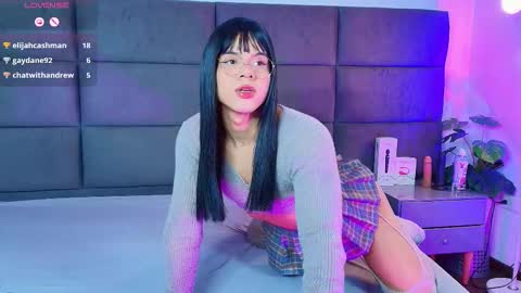 valentino moon online show from December 23, 2:07 am