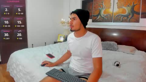 Snapshot of valentinos_ chatting on September 26, 8:50 pm Valentinos online show from September 26, 8:50 pm