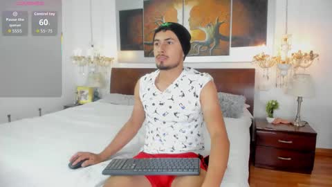 Snapshot of valentinos_ chatting on October 3, 8:39 pm Valentinos online show from October 3, 8:39 pm