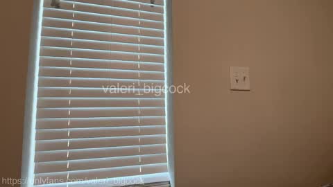 Snapshot of valeri_bigcock chatting on October 8, 3:40 pm valeri_bigcock online show from October 8, 3:40 pm