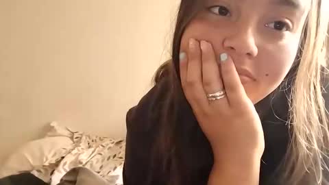 Snapshot of valeria_cherry chatting on October 5, 2:46 pm valeria online show from October 5, 2:46 pm
