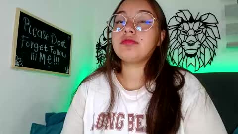 Snapshot of valeria_cherry chatting on October 10, 12:05 am valeria online show from October 10, 12:05 am