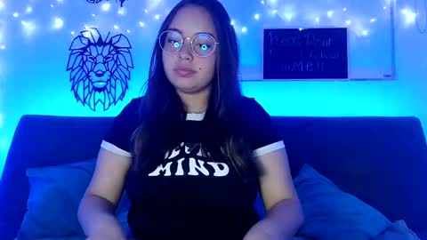 Snapshot of valeria_cherry chatting on September 18, 6:39 am valeria online show from September 18, 6:39 am