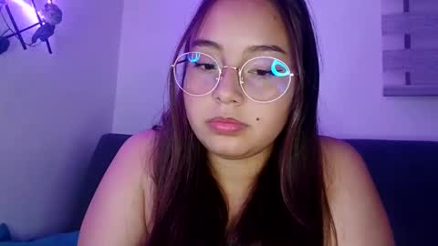 Snapshot of valeria_cherry chatting on September 9, 3:39 am valeria online show from September 9, 3:39 am