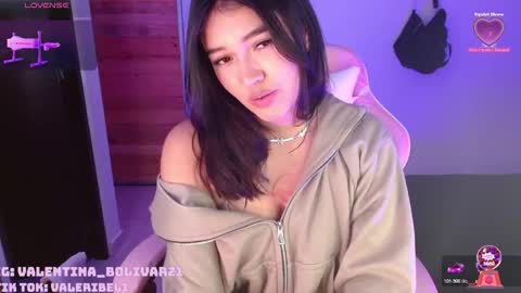 Snapshot of valeribell1 chatting on October 10, 5:46 am Valeri online show from October 10, 5:46 am