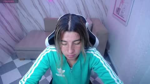 valerie_b online show from February 13, 3:07 am