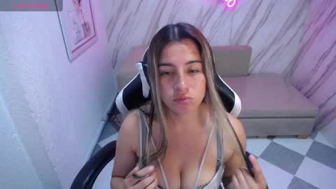 valerie_b online show from February 22, 7:58 pm