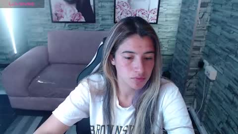 valerie_b online show from February 7, 3:02 am