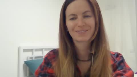 valerie_rose777 online show from October 21, 8:45 pm