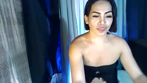 Snapshot of valerie_sensual chatting on March 11, 3:36 am valerie_sensual online show from March 11, 3:36 am