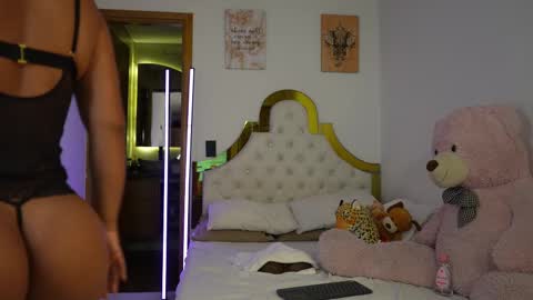 Snapshot of valeriecollinss_ chatting on October 1, 9:24 pm valeriecollinss_ online show from October 1, 9:24 pm