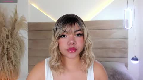 Snapshot of valeriediazx chatting on October 14, 12:08 pm valeri online show from October 14, 12:08 pm