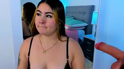 Snapshot of valerinhernandez chatting on September 18, 1:37 pm Valerin online show from September 18, 1:37 pm