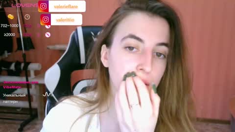 Snapshot of valeritiio chatting on December 8, 4:33 am valeritiio online show from December 8, 4:33 am