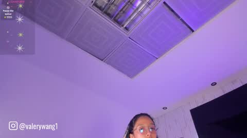 Snapshot of valery_wang chatting on October 8, 11:49 am Val online show from October 8, 11:49 am