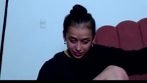 B V Naughty online show from December 13, 3:27 am