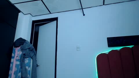 B V Naughty online show from December 7, 2:03 am