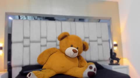 valerycooper23 online show from February 14, 9:39 pm