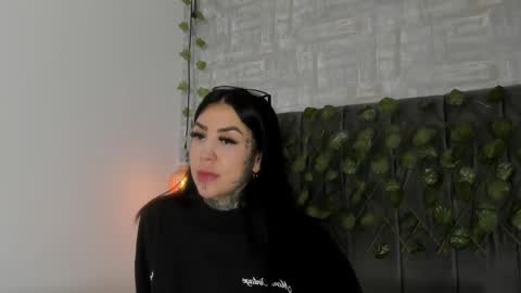 valerykat_ online show from November 10, 1:25 pm