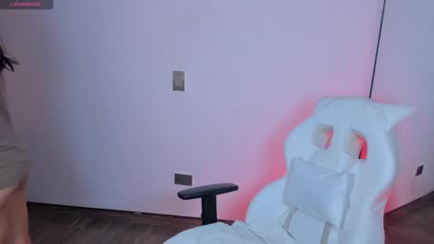 your loveee  online show from November 29, 4:42 am