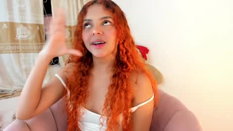 Snapshot of valientegirl_ chatting on December 21, 4:30 am VALIENTE online show from December 21, 4:30 am