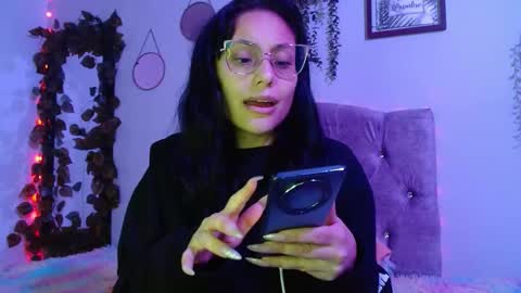 valkiry_ online show from March 12, 10:46 pm