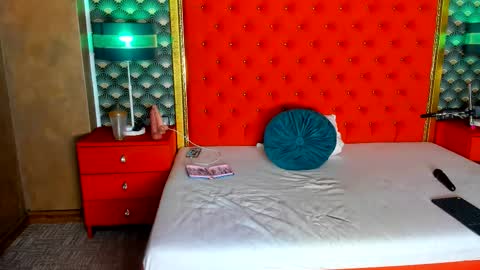 Valerie Val V online show from December 18, 1:23 am