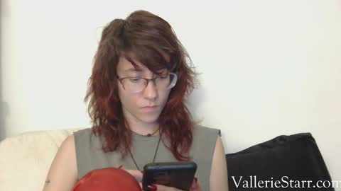 Snapshot of valleriestarr chatting on October 15, 2:48 am Vallerie Starr online show from October 15, 2:48 am