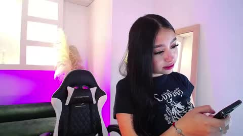 vallolett__ online show from April 17, 10:34 pm