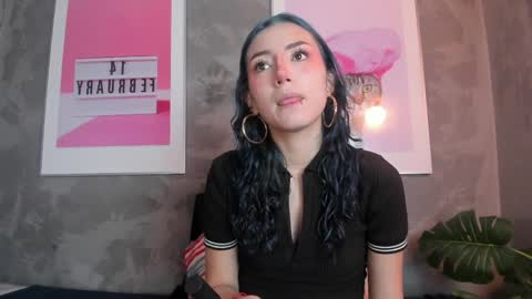 vamp  online show from April 1, 9:45 pm