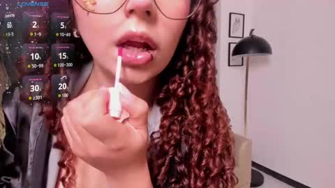 Snapshot of vane_vixen chatting on September 23, 8:15 pm vane_vixen online show from September 23, 8:15 pm