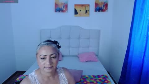 Snapshot of vanessa_brine chatting on September 19, 7:28 pm Vanessa online show from September 19, 7:28 pm