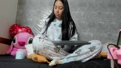 vanessaadol online show from March 9, 11:03 am