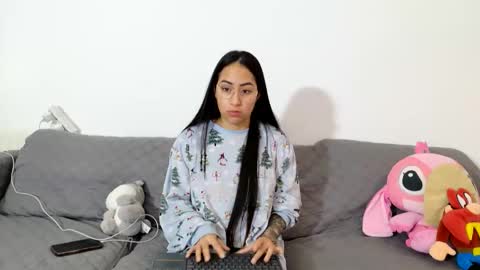 vanessaadol online show from February 24, 10:07 am