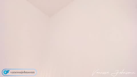 Snapshot of vanessajohnsonn chatting on December 19, 2:45 am vanessajohnsonn online show from December 19, 2:45 am