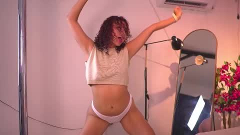 vanilla_hot_ online show from November 27, 8:49 pm