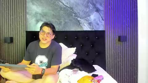 vanilla_hot_ online show from March 3, 1:12 pm