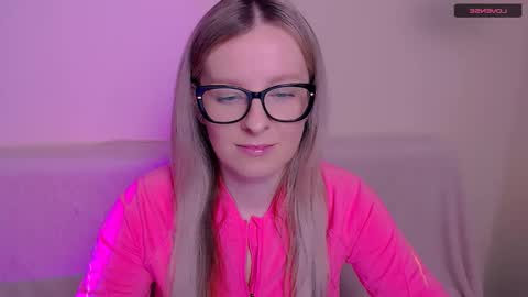 Mia online show from January 14, 8:11 am