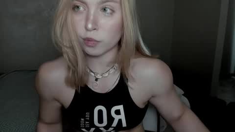 Snapshot of vanillalivitski chatting on September 16, 11:12 am Vanilla online show from September 16, 11:12 am