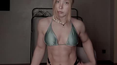 Snapshot of vanillalivitski chatting on October 1, 2:49 pm Vanilla online show from October 1, 2:49 pm