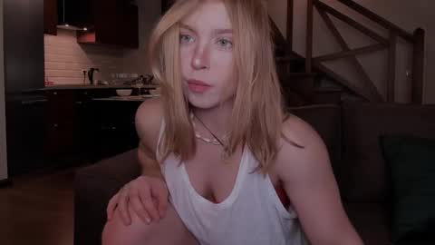 Snapshot of vanillalivitski chatting on October 10, 4:35 pm Vanilla online show from October 10, 4:35 pm