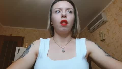 VanillaMuffin online show from September 25, 12:45 pm