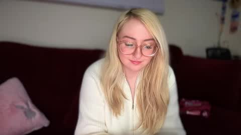 vanillapuddingpie online show from February 17, 12:21 am