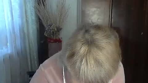 Snapshot of vanillaxcreamy chatting on October 10, 11:16 am Vanillaxcreamy online show from October 10, 11:16 am