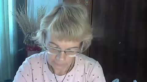 Snapshot of vanillaxcreamy chatting on September 28, 10:35 am Vanillaxcreamy online show from September 28, 10:35 am