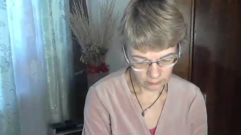 Vanillaxcreamy online show from November 30, 8:32 am