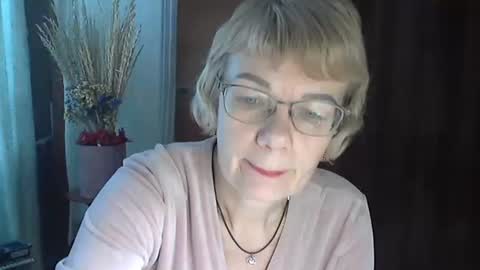 Snapshot of vanillaxcreamy chatting on February 2, 11:51 am Vanillaxcreamy online show from February 2, 11:51 am