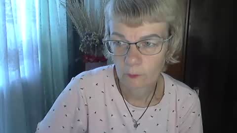 Snapshot of vanillaxcreamy chatting on October 9, 10:32 am Vanillaxcreamy online show from October 9, 10:32 am