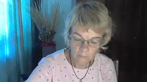 Snapshot of vanillaxcreamy chatting on October 2, 1:21 pm Vanillaxcreamy online show from October 2, 1:21 pm